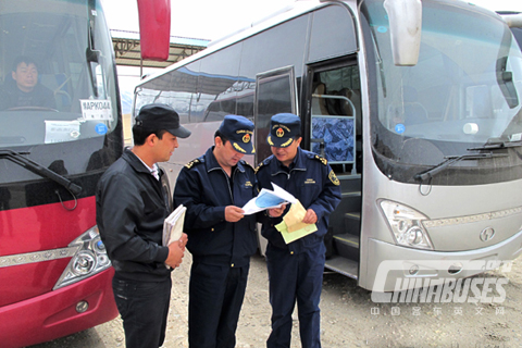 乌鲁木齐海关:国产汽车"零等待"驶向中亚市场