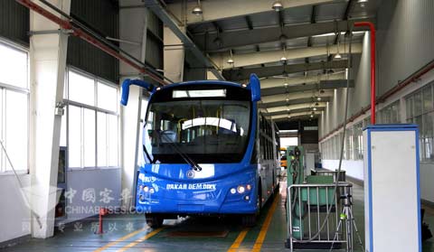 SLK6185正在进行整车检测