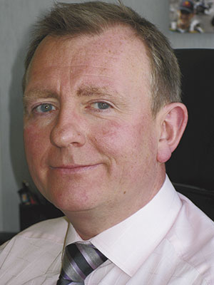 苏格兰政府因削减巴士服务资金受抨击