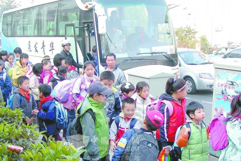 青岛：将先选一两条路线开通校车试点