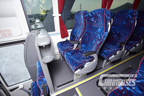 新型座椅，饮水机