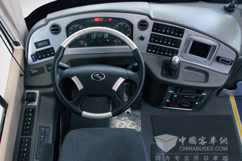 金龙客车XMQ6129Y(欧洲版)