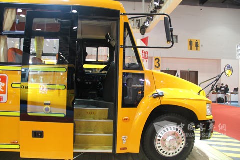 一汽校车CA6900SFD21