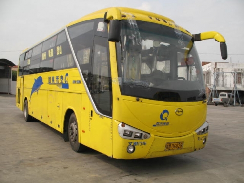 06年五洲龙大型卧辅车出售