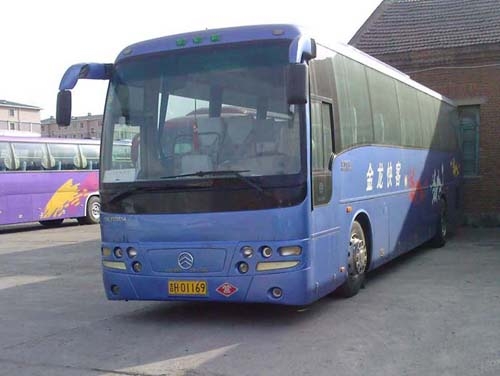 出售04年55座金旅大巴旅游车车况好气囊