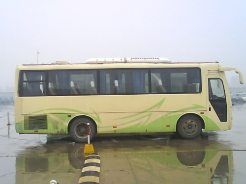 出售04年30座客车