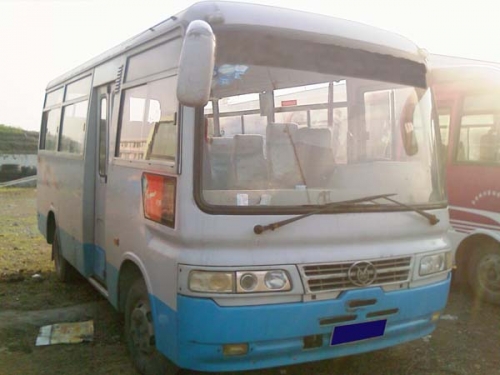 出售华新15座中巴