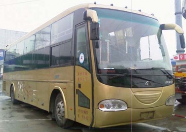 出售2003年12月44座宇通卧铺6120