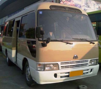 出售2006年1月华西中巴19座