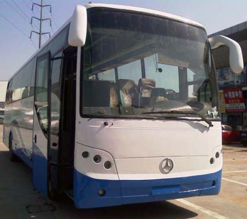 出售2002年12月49座亚星奔驰6113