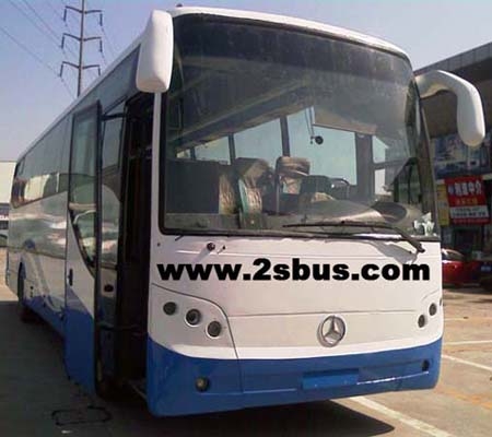 出售2002年12月49座亚星奔驰6113