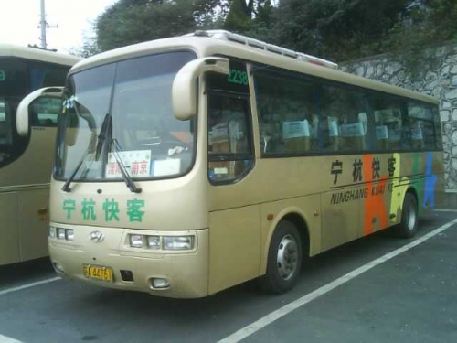 2004现代6900 31座