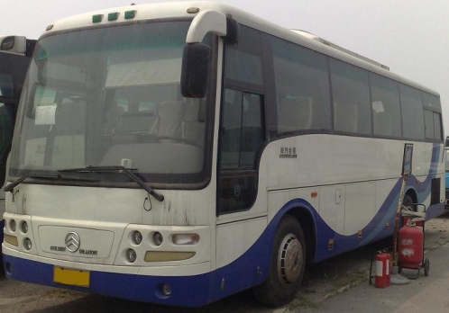 04年原装日野发动机底盘的非营运金龙6935E5