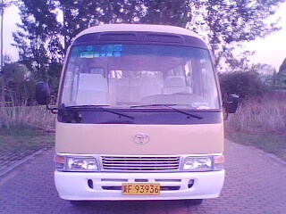 出售２００２年非营运华西考斯特！！！