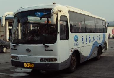 转让2003年4月份金龙6792.29座.锡柴4113发动机。旅游客运下线，转让价3.8万元 