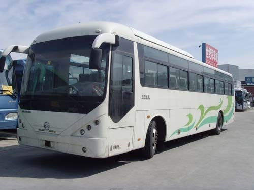 出售2006年1月上牌66座厦门金旅6121E5G