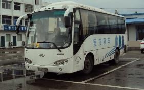 转让2004年4月份金龙6793.20座.玉柴4112发动机。现更新下线，转让价6.5万元。 