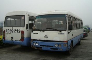 金龙6720.营转非。登记日期2003年1月，转让价2.8万 