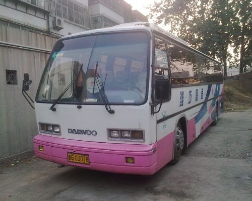 01年47座大宇二台,车子相当好.