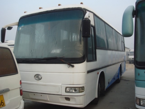 2001年非营运金龙二台，35座，带空调，方向助力。