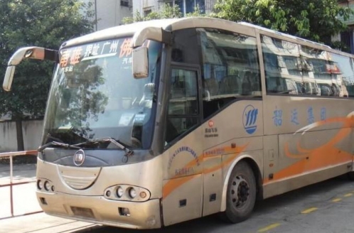 广东韶关日本进口实力UD金黄色客车