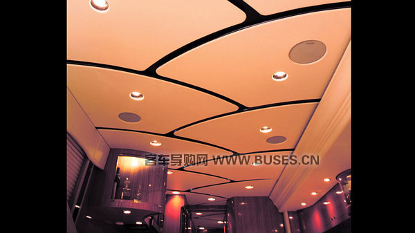 金龙XMQ5180XLJ1房车（柴油国四5-9座）