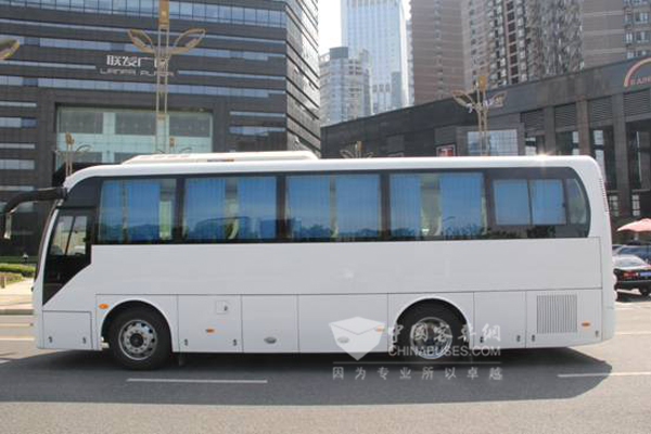 百路佳JXK6901CS53N客车（天然气国五24-41座）