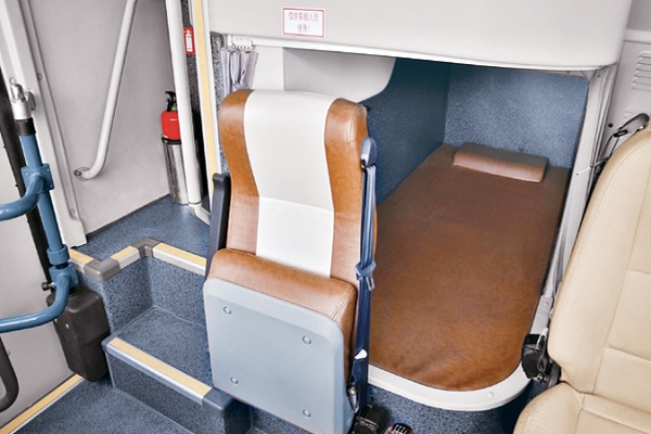 金旅XML6128J15N客车（天然气国五24-59座）