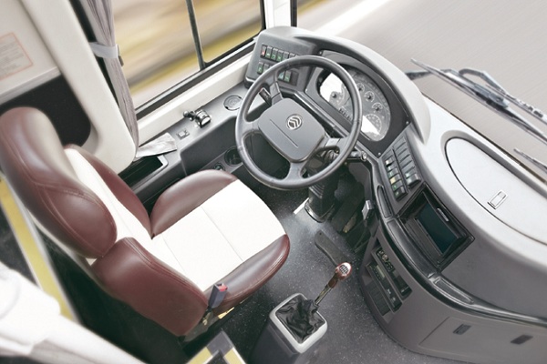 金旅XML6125J35N客车（天然气国五24-55座）