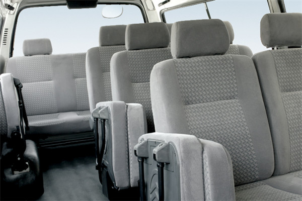 金旅XML6532JB8客车（柴油国四10-14座）