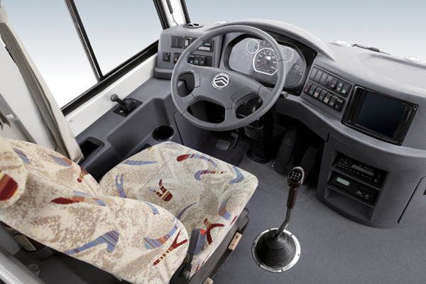 金旅XML6807J15Z客车（柴油国五24-34座）