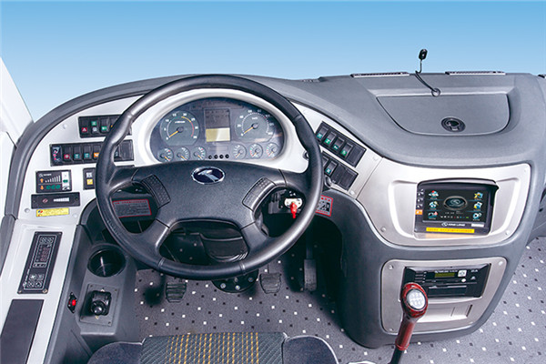 金龙XMQ6802AYN5S客车（LNG国五24-35座）