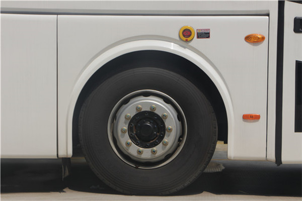 南京金龙NJL6117BEV33客车（纯电动24-48座）