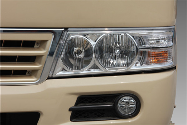 南京金龙NJL6806BEV客车（纯电动24-31座）