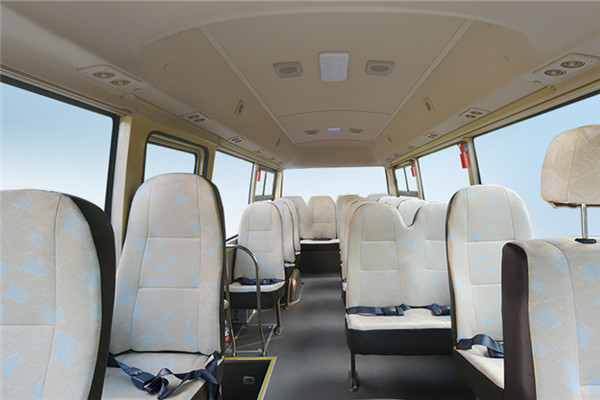 金龙XMQ6706AYD4D客车（柴油国四10-23座）