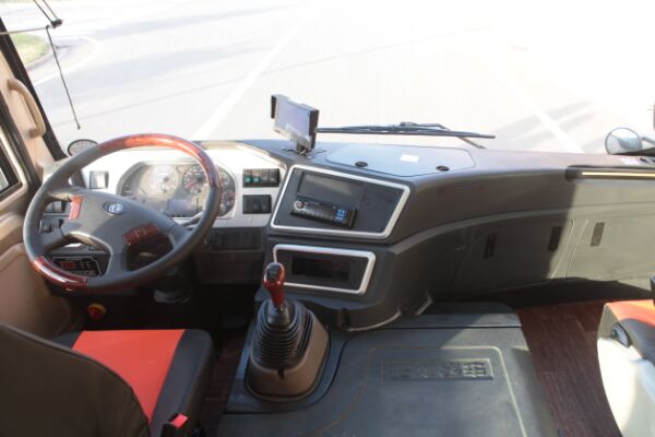 东风超龙EQ6608LTV客车（柴油国五10-19座）