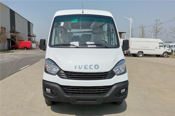 南京依维柯NJ6606LCA1客车（柴油国六10-17座）