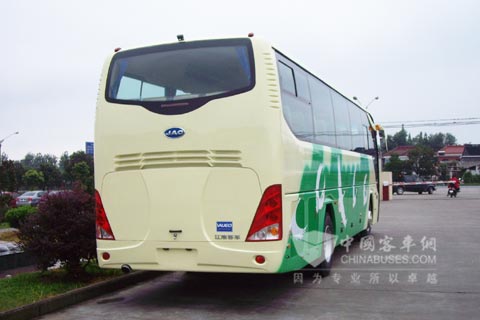 装载华越电涡流缓速器的江淮客车