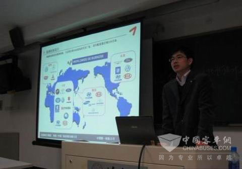 锦湖轮胎专家在清华校园推广轮胎设计大赛