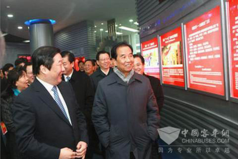 原中共中央政治局常委、中央纪委书记吴官正视察潍柴