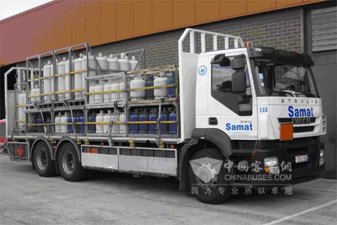 装配艾里逊自动变速箱的萨玛特危险品运输车