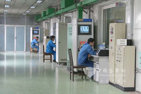 朝柴完备的产品试验条件-技术中心试验室