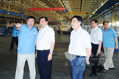 谭旭光莅临法士特指导工作