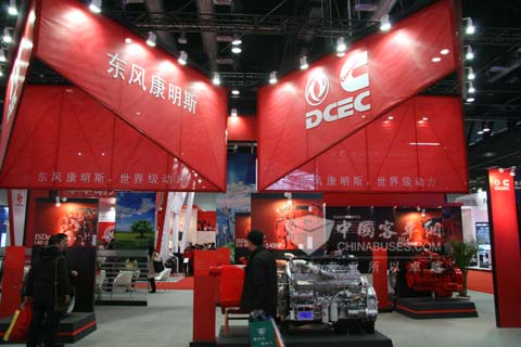 东风康明斯红装亮相