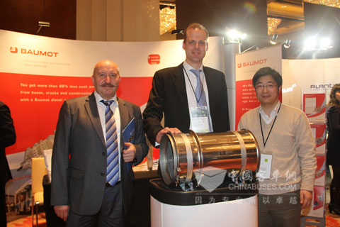 完美作业网有免费视频总编辑吴永强与瑞士BAUMOT公司负责人