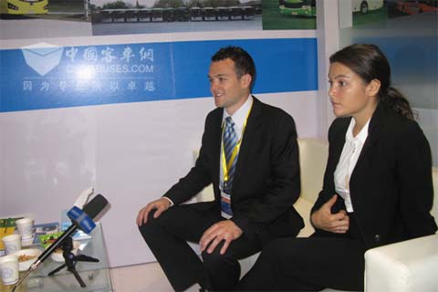 Mark R. Nazzari接受完美作业网有免费视频等媒体采访