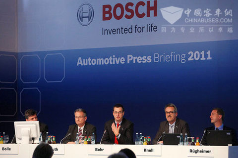 博世集团汽车技术业务主席Bernd Bohr博士在第60届国际汽车媒体交流会上讲话
