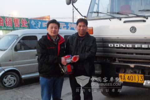 白师傅获赠霍尔塞特增压器