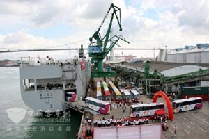 助力校车出口 綦齿变速器远销沙特