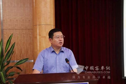 吴其伟在会上致辞